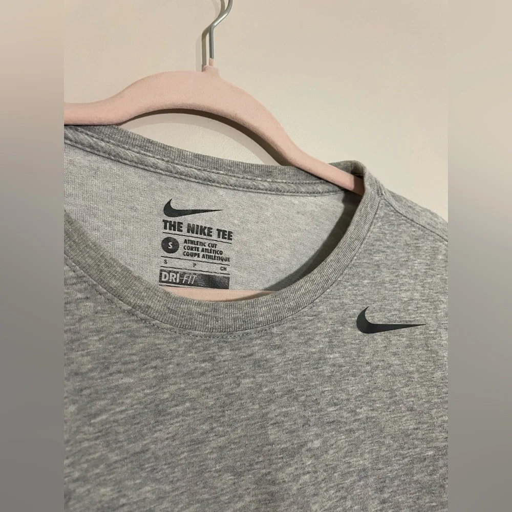 Nike Gray T Shirt with Small Swish - Picture 2 of 3